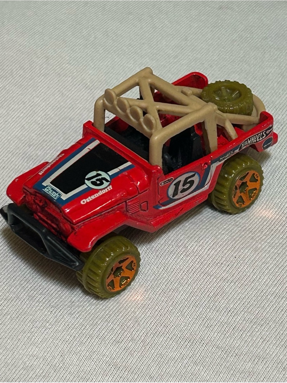 Hot Wheels Toyota Land Cruiser FJ40 Red #15 Off-Road 1:64 Diecast